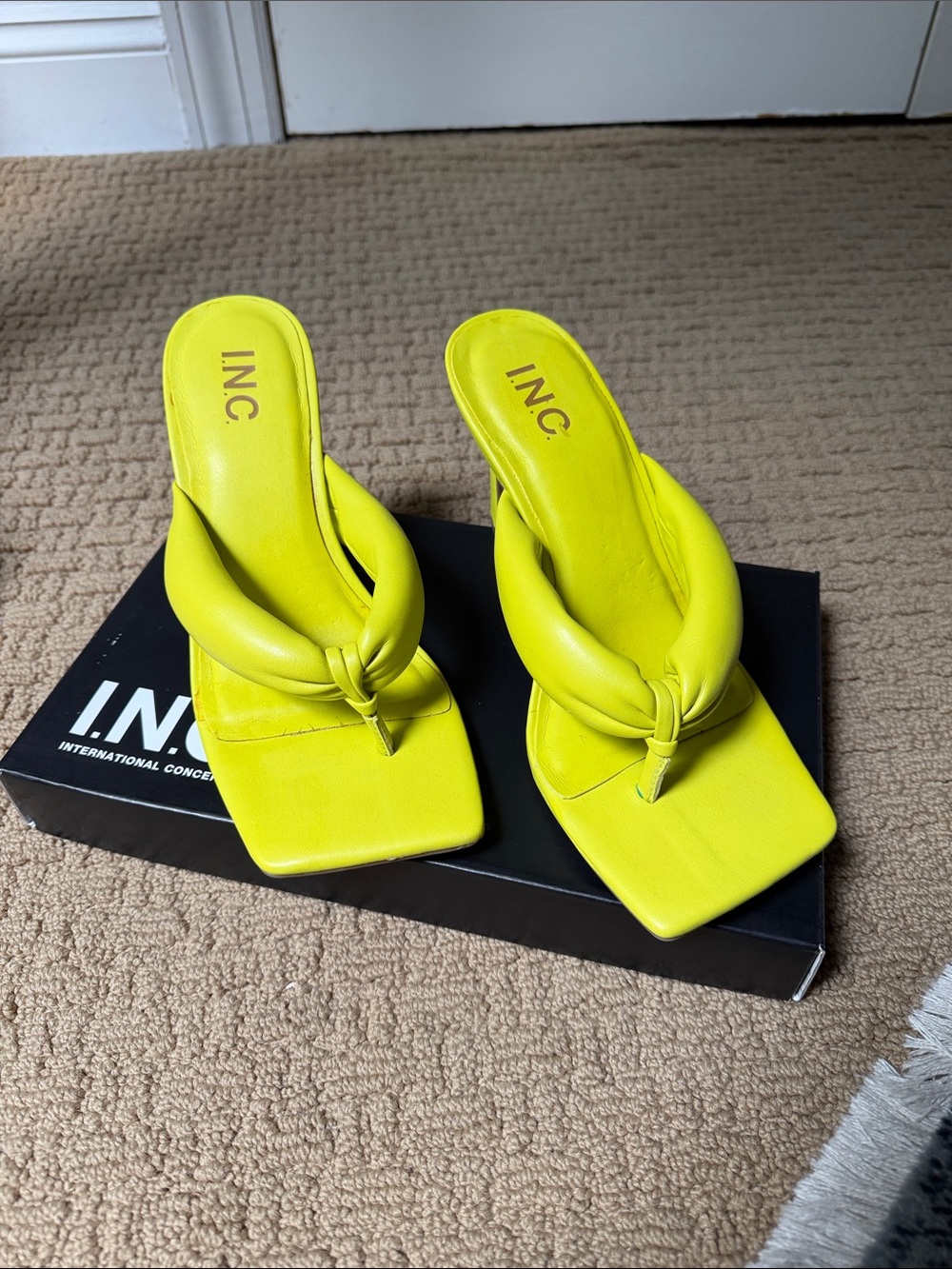 INC International Concepts Women’s Neon Yellow Knotted Toe-Post Sandals